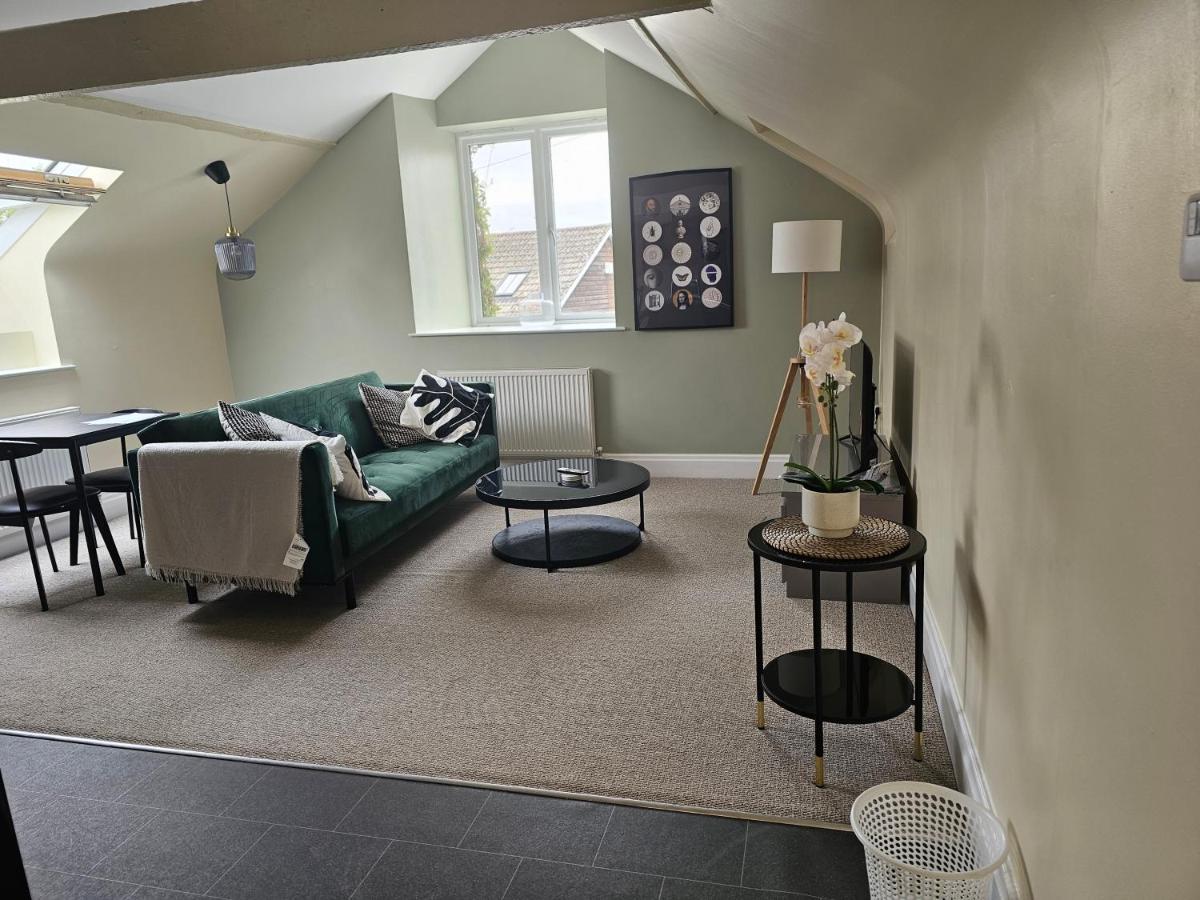 Charming 1-Bed Loft In Caerleon Apartment Newport  Exterior photo